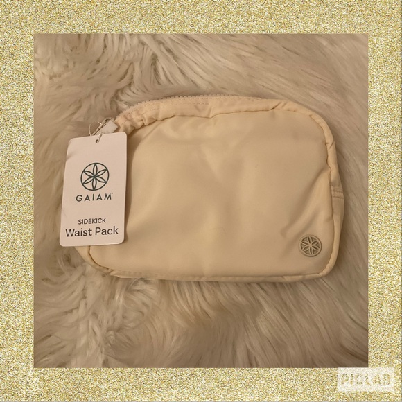 GAIAM Handbags - Gaiam Sidekick Waistpack - NWT - Cream